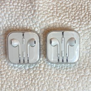 Wired Apple Ear Buds New in Box